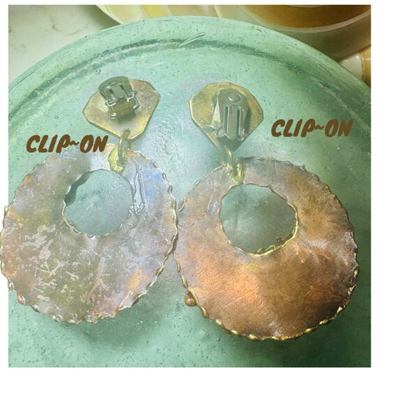 EARRINGS UNIQUE SEASHELLS ARTISAN VTG MIXED METALS BOHO GLAM SUMMER CLIP~ON NWOT - Picture 3 of 3